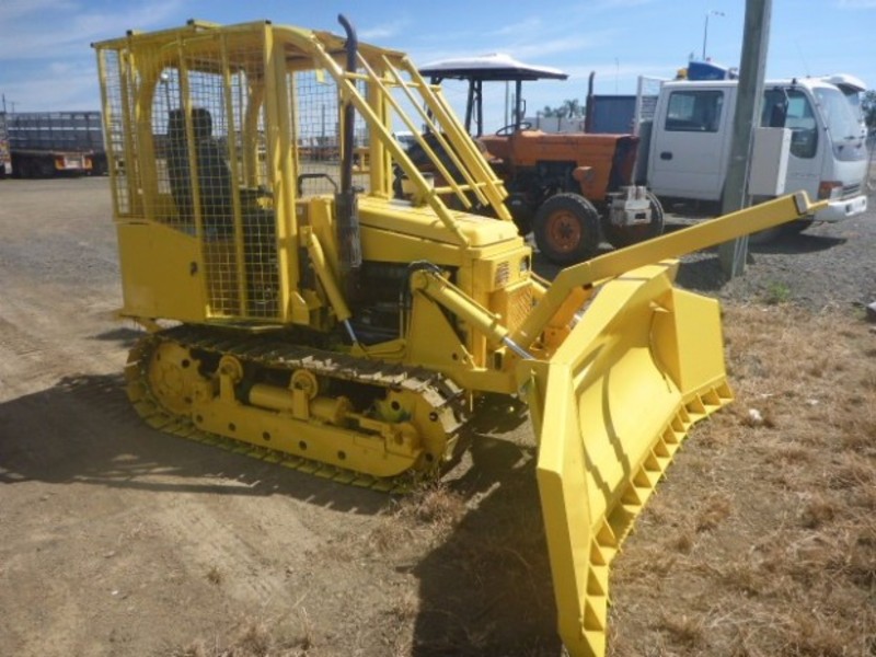 2007 East Wind Farmboss Dozer
