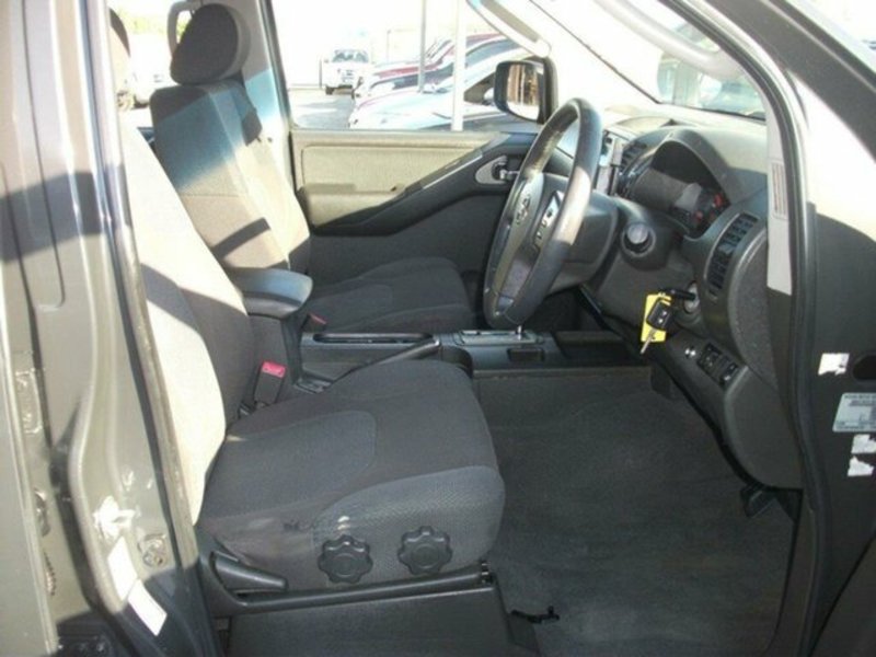 2007 NISSAN NAVARA ST-X (4x4) D40
