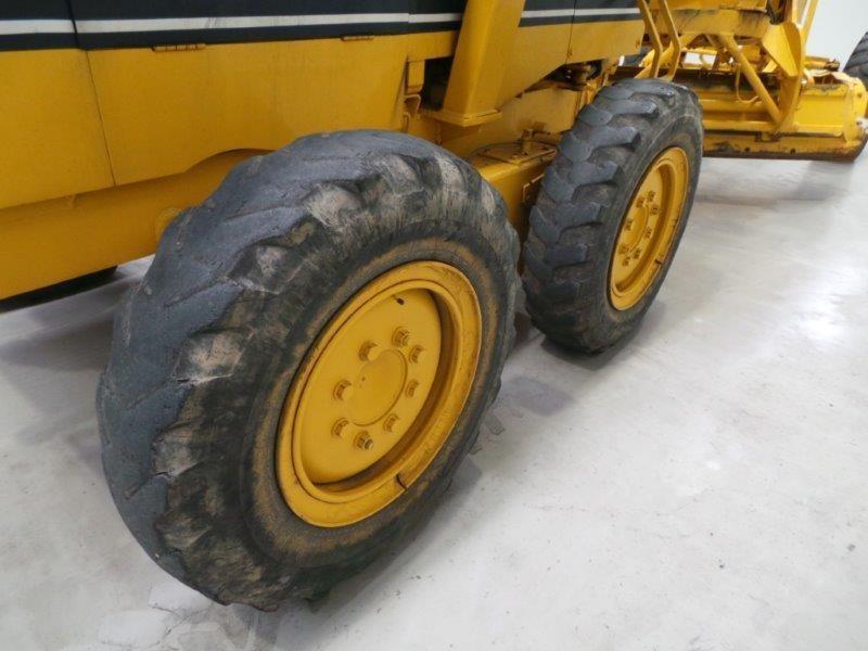 KOMATSU GD355A-1