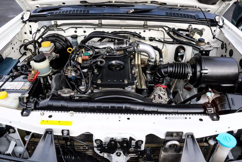 2006 NISSAN NAVARA DX D22