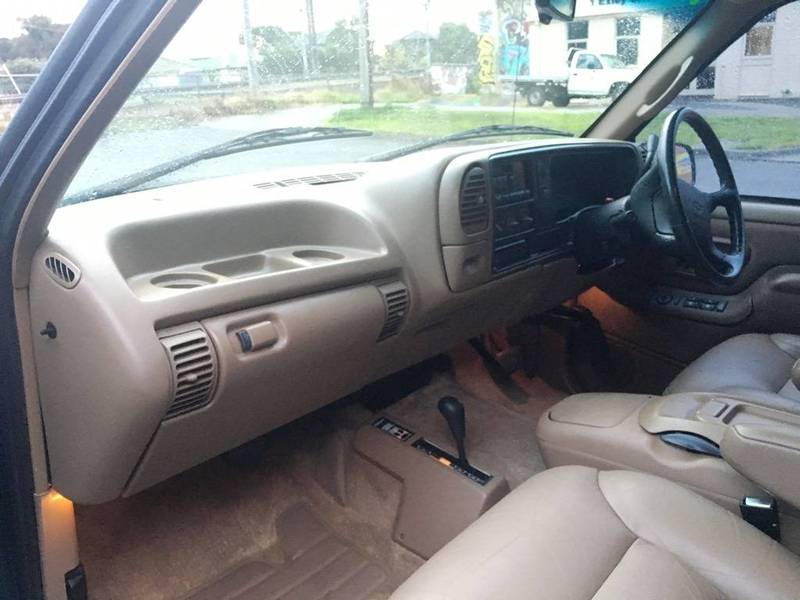 1998 HOLDEN SUBURBAN 1500 LT 4X4 K8