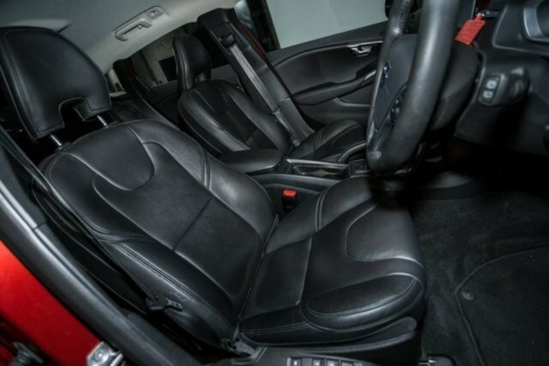 2015 VOLVO V40 T4 LUXURY M MY15