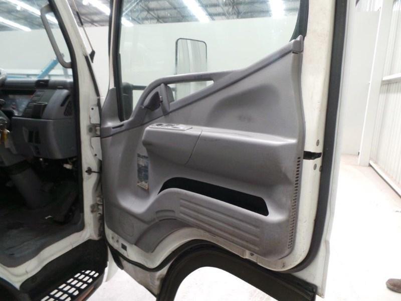2009 FUSO CANTER