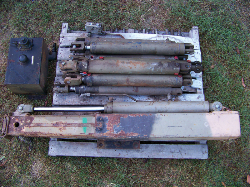 HYDRAULIC RAMS NINE