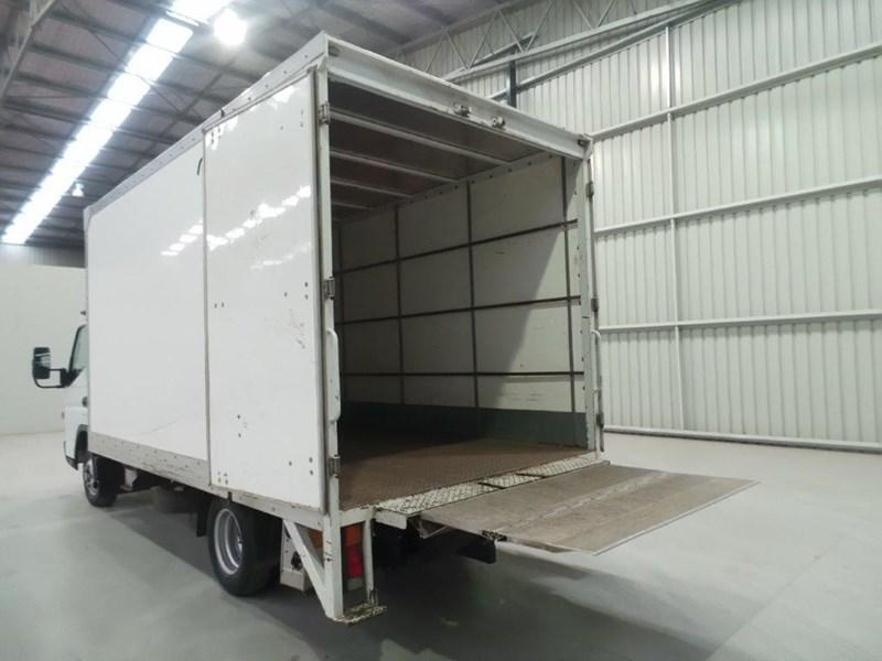 2012 FUSO CANTER 515