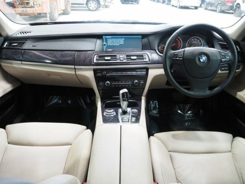 2009 BMW 7 50i F01