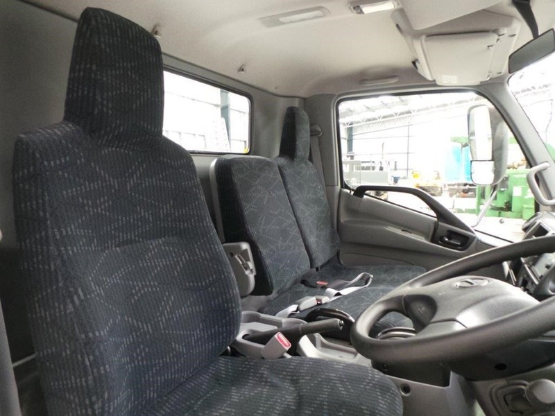 2016 HINO 616 - 300 Series 616 - 300 Series Truck