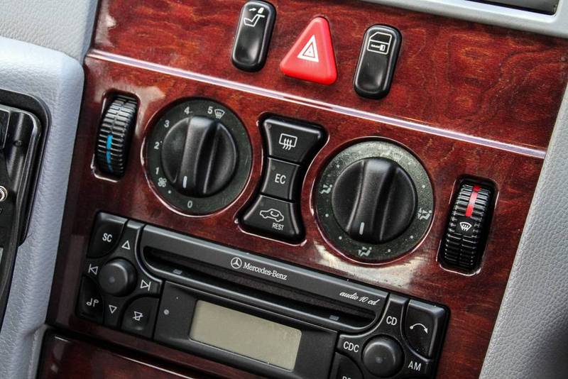 2001 MERCEDES-BENZ E200K CLASSIC W210