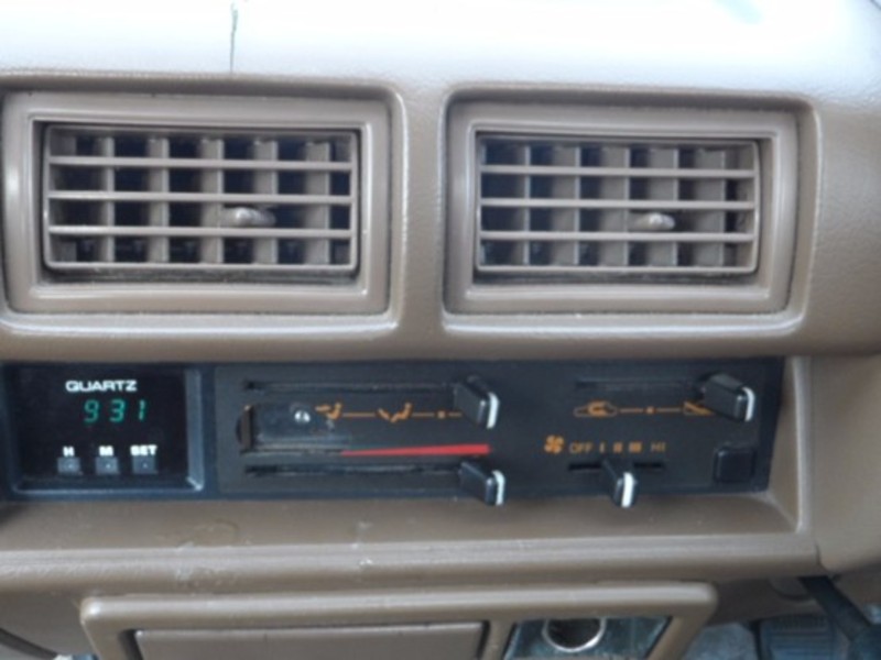 1987 TOYOTA HILUX (No Series)