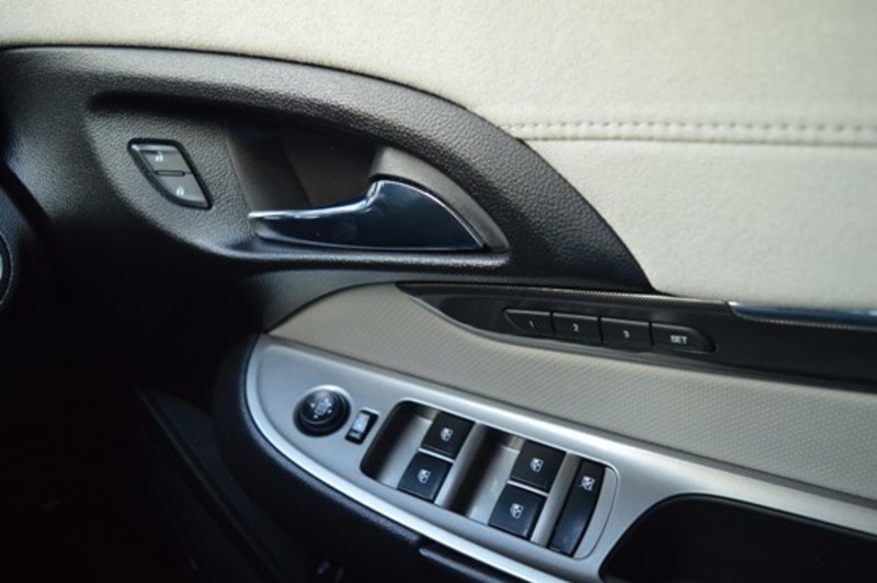 2014 HOLDEN CALAIS V VF