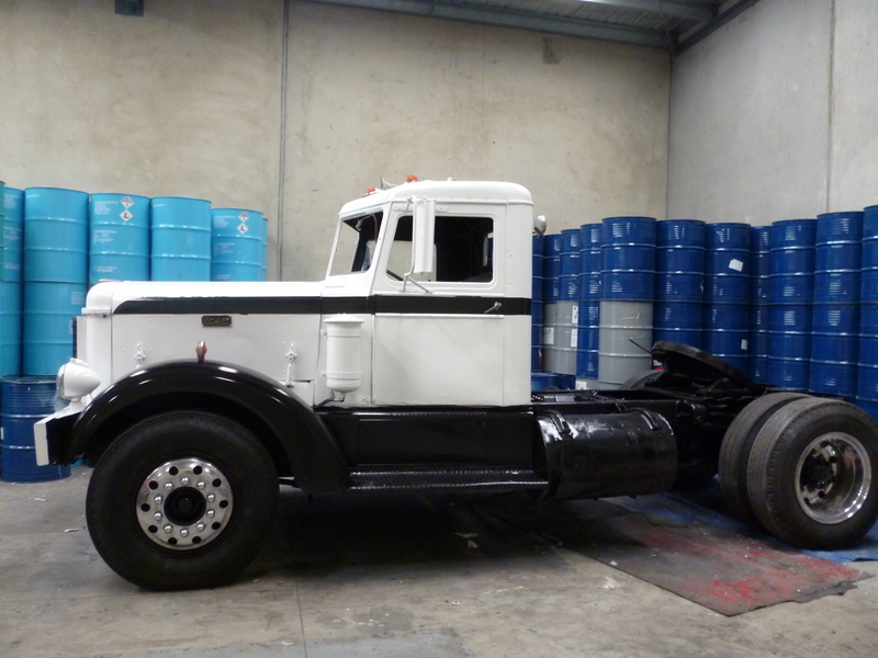 1946 PETERBILT 280