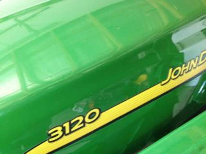 2009 JOHN DEERE 3120 300 LOADER