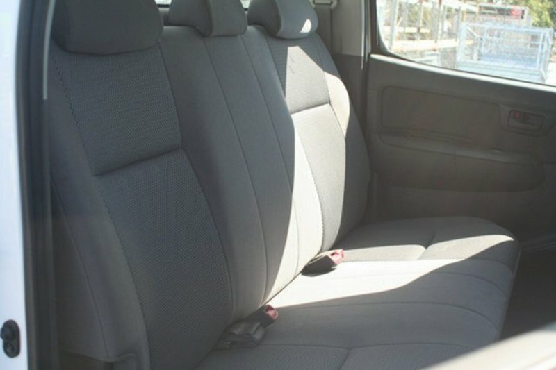 2012 TOYOTA HILUX SR (4x4) KUN26R MY12