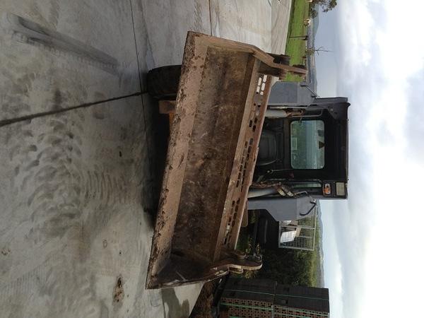 NEW HOLLAND LS170 SKIDSTEER