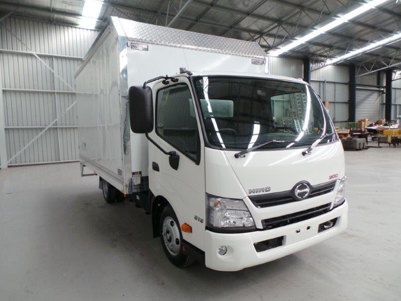 2015 HINO 616 - 300 SERIES