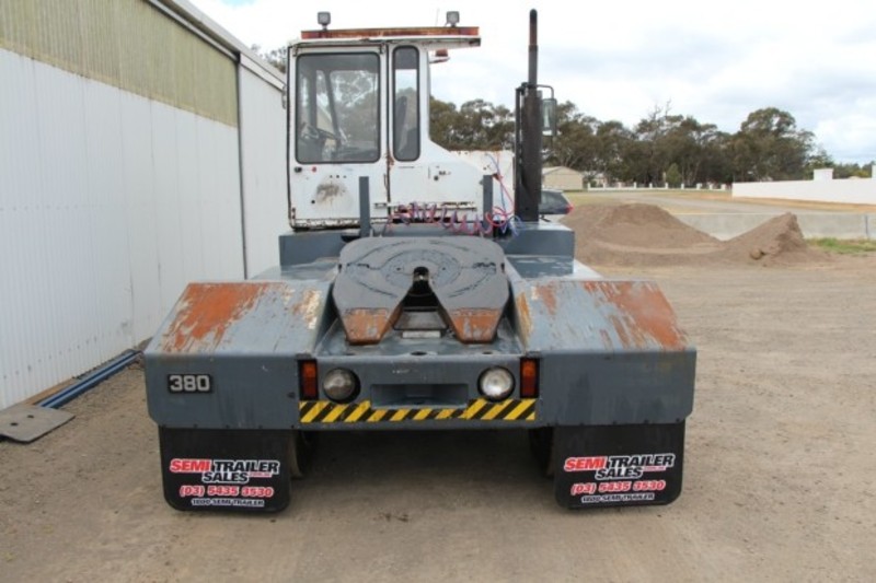 2002 SISU TUGMASTER Tugmaster