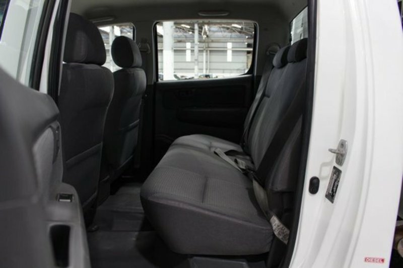 2011 TOYOTA HILUX SR (4x4) KUN26R MY12