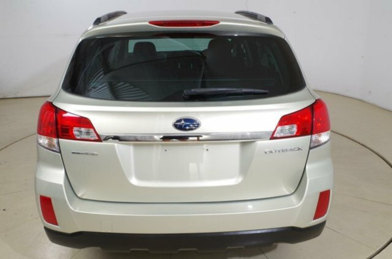 2010 SUBARU OUTBACK 2.5i MY10