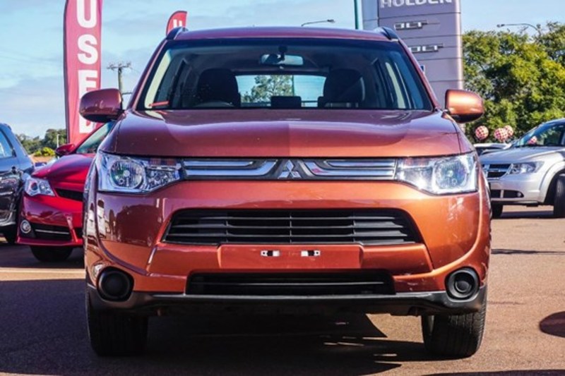 2013 MITSUBISHI OUTLANDER ES 4WD ZJ MY14