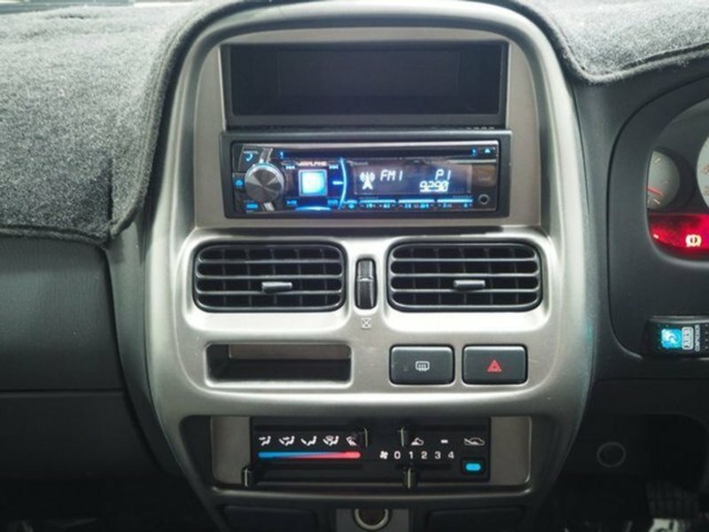 2006 NISSAN NAVARA ST-R (4x4) D22