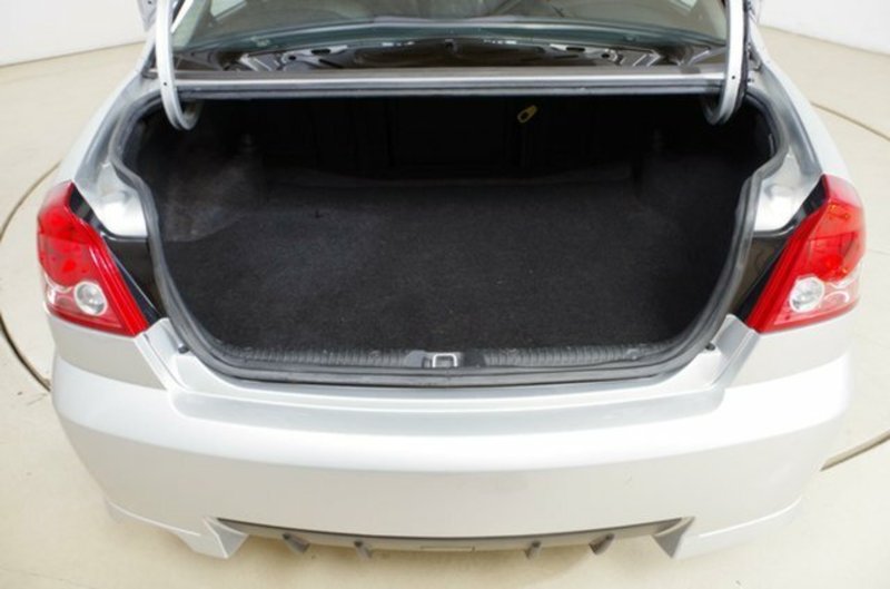 2004 HOLDEN COMMODORE SV6 VZ