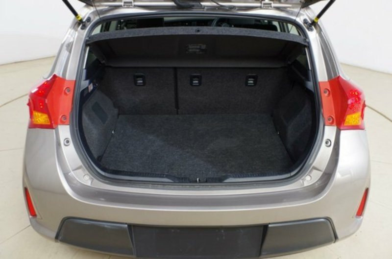 2013 TOYOTA COROLLA Ascent S-CVT ZRE182R