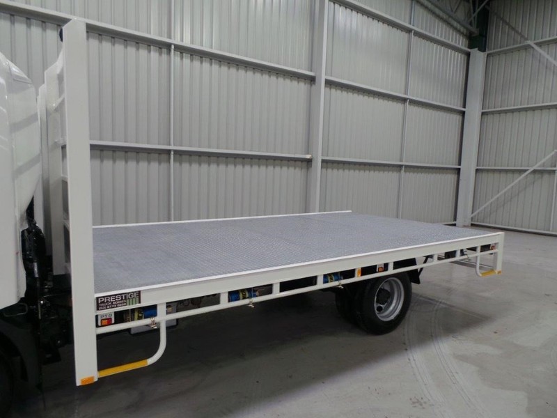 2016 HINO 717 - 300 Series 717 - 300 Series Truck