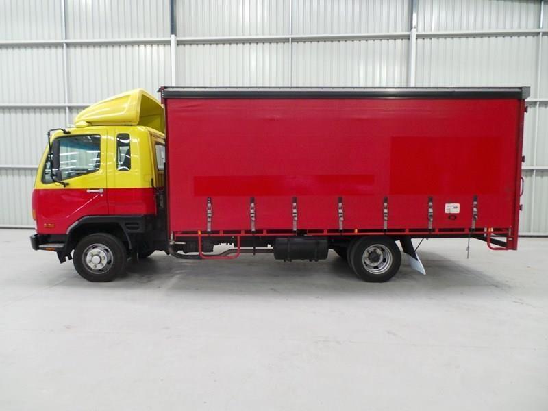 2004 FUSO FIGHTER FK617 TAUTLINER