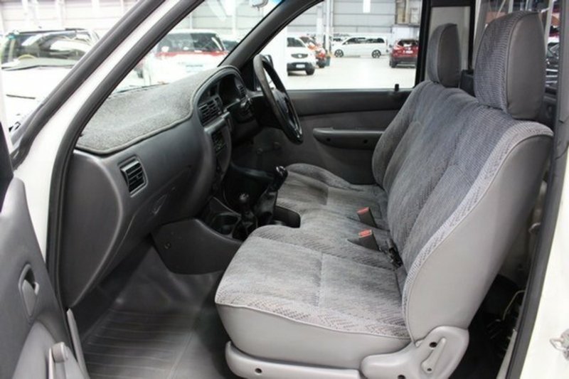 2002 FORD COURIER GL PE