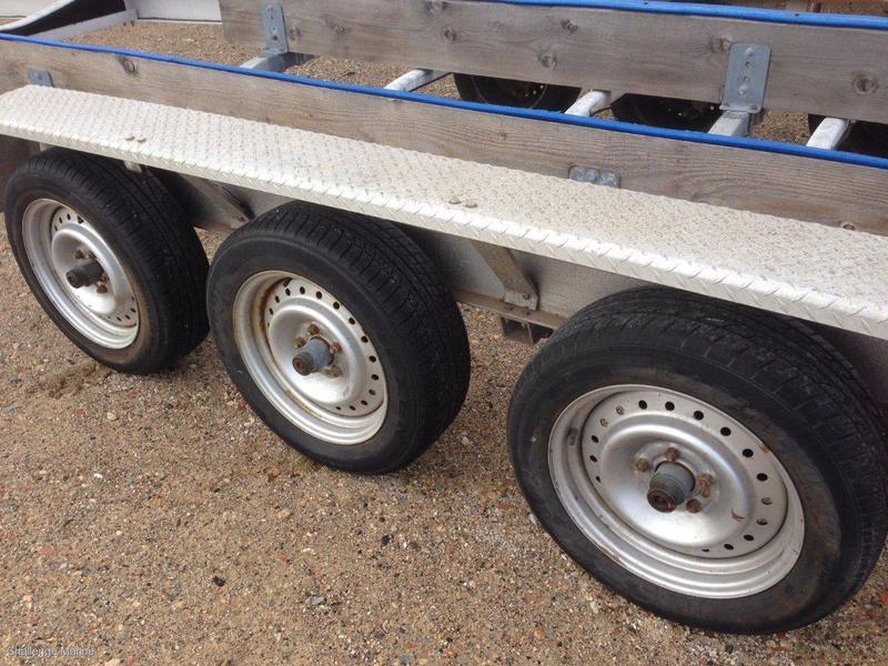 Loadmaster Tri-Axle Aluminum Boat Trailer