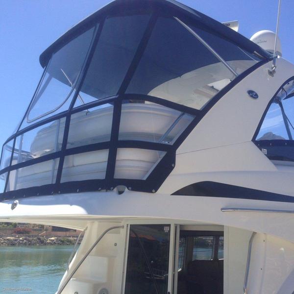 Sea Ray 44 Sedan Bridge Big volume live aboard resort style living