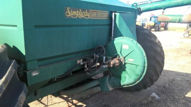 1997 Simplicity 8200 TT2 Air Cart 8200 SeedingPlanting Equip