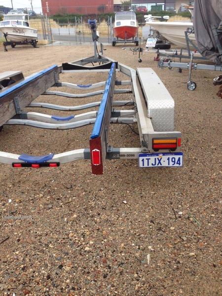 Loadmaster Tri-Axle Aluminum Boat Trailer
