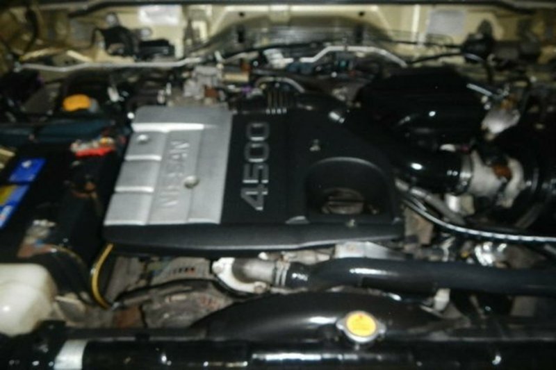 2000 NISSAN PATROL ST (4x4) GU