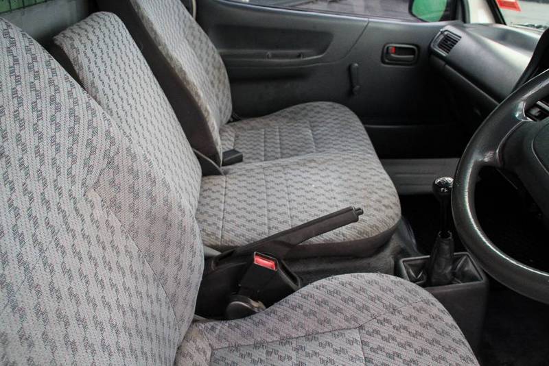 2002 TOYOTA HIACE RZH113R