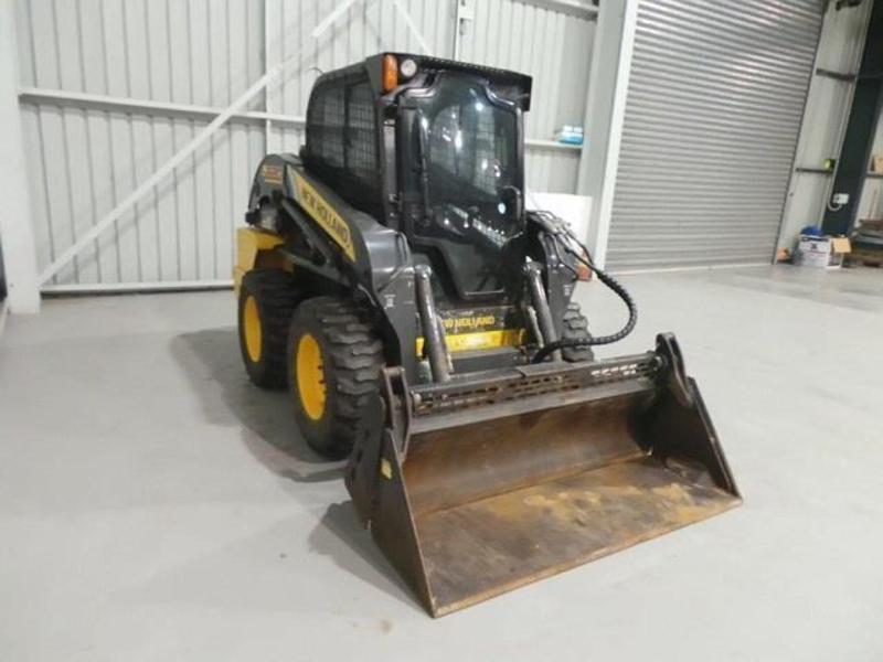 2011 NEW HOLLAND L220 SKID STEER LOADER