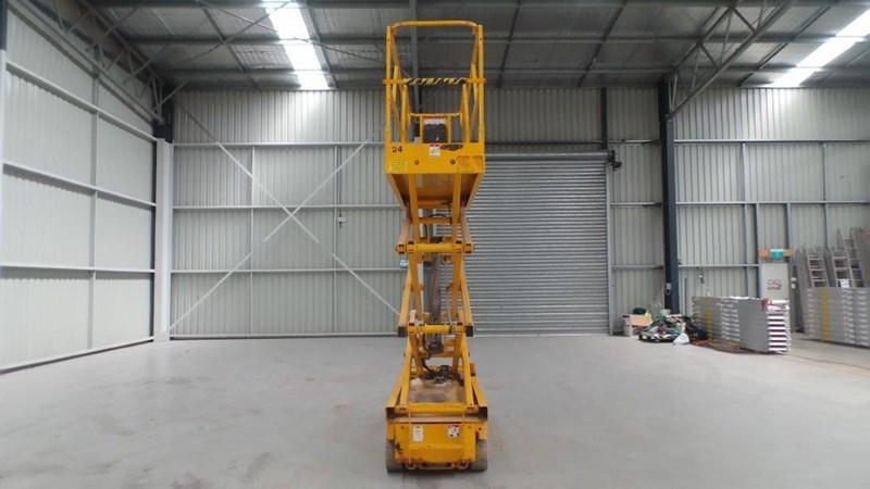 2005 HAULOTTE COMPACT 8W SCISSOR LIFT