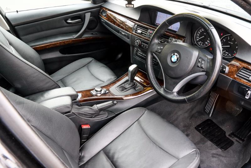 2009 BMW 325i