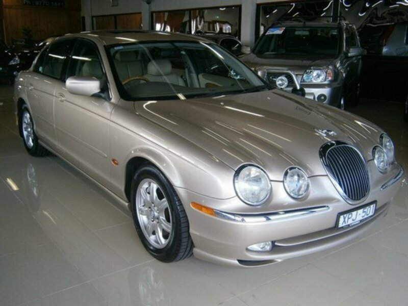 2000 JAGUAR S TYPE V8 SE