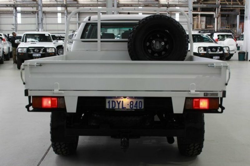 2012 TOYOTA HILUX SR (4x4) KUN26R MY12