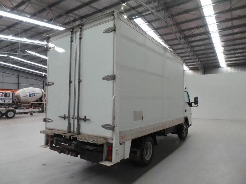 2010 FUSO CANTER