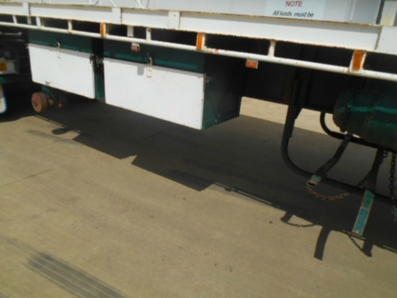 1983 Haulmark Flat top Semi Trailer