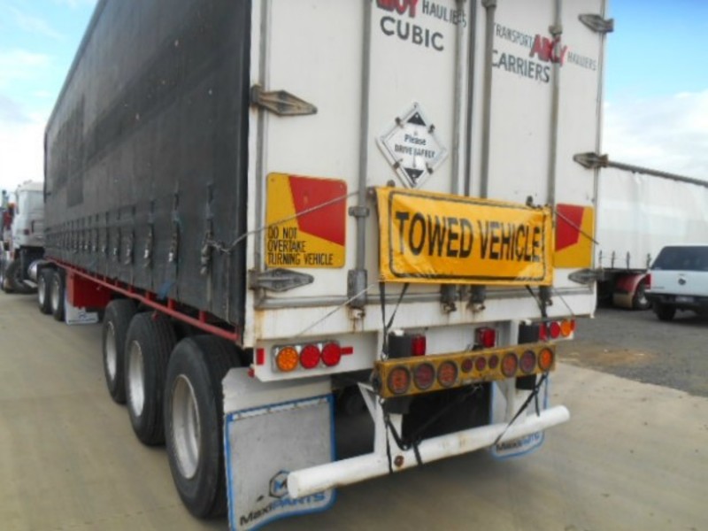 1989 Freighter Curtainsider Semi Trailer