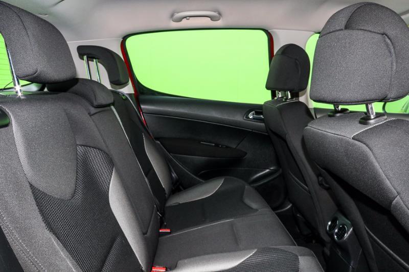 2008 PEUGEOT 308 XS HDi T7