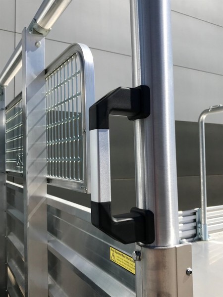 2017 ISUZU NPR 45 155 TRADEPACK NPR 45 155 Truck