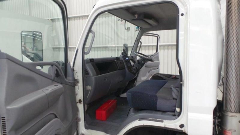 2006 FUSO CANTER