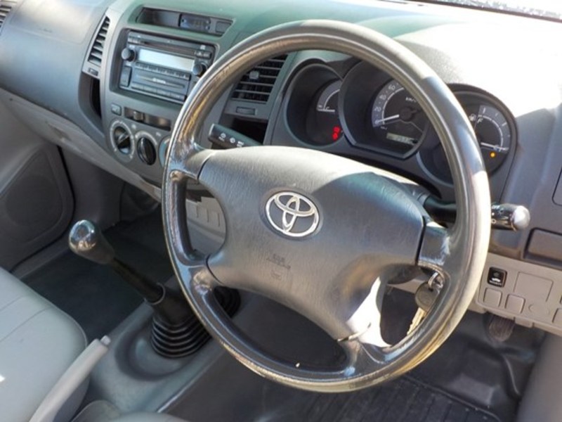 2006 TOYOTA HILUX WORKMATE TGN16R