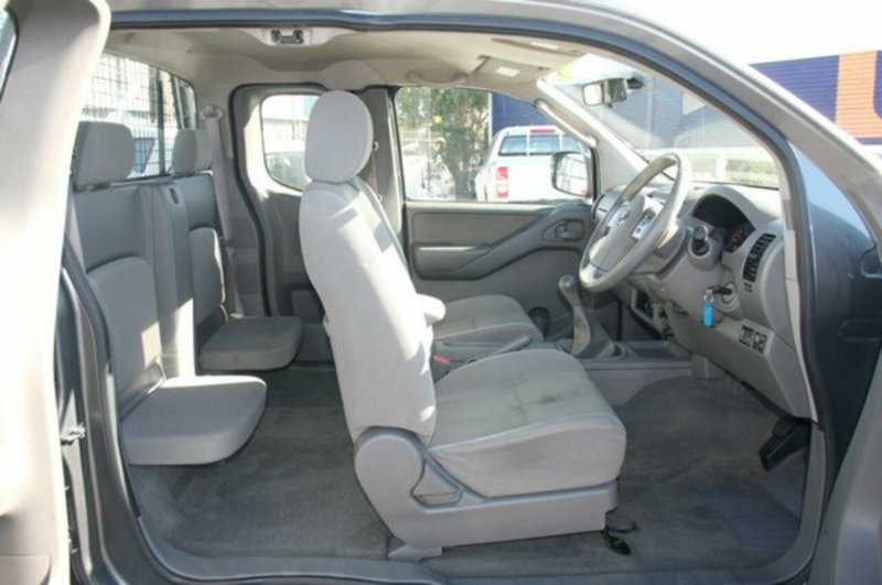 2010 NISSAN NAVARA ST-X (4x4) D40