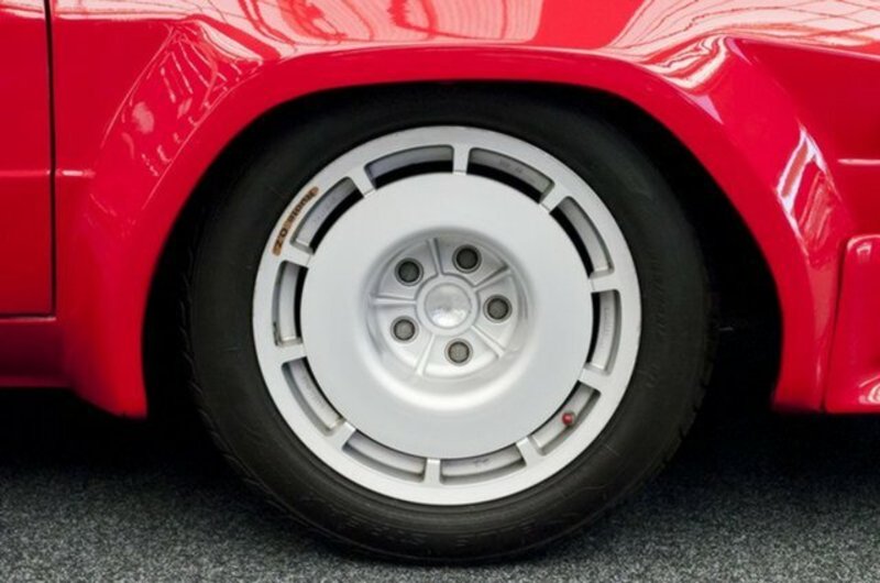 1988 LAMBORGHINI JALPA 3500