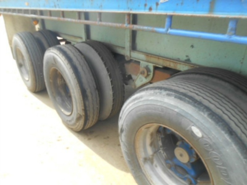 1980 Haulmark Flat top Semi Trailer